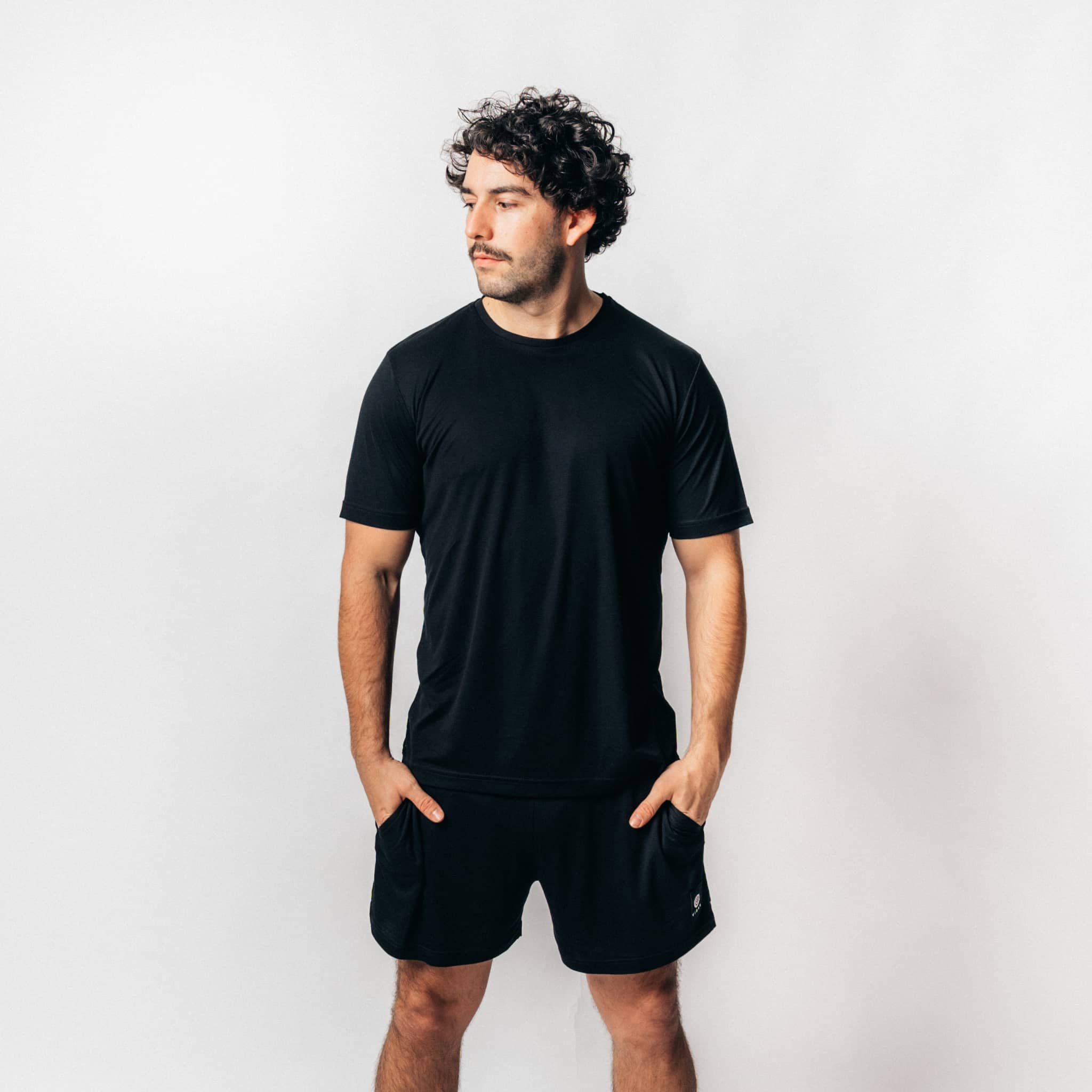 CLEAN I Natural Movement Shirt - schwarz