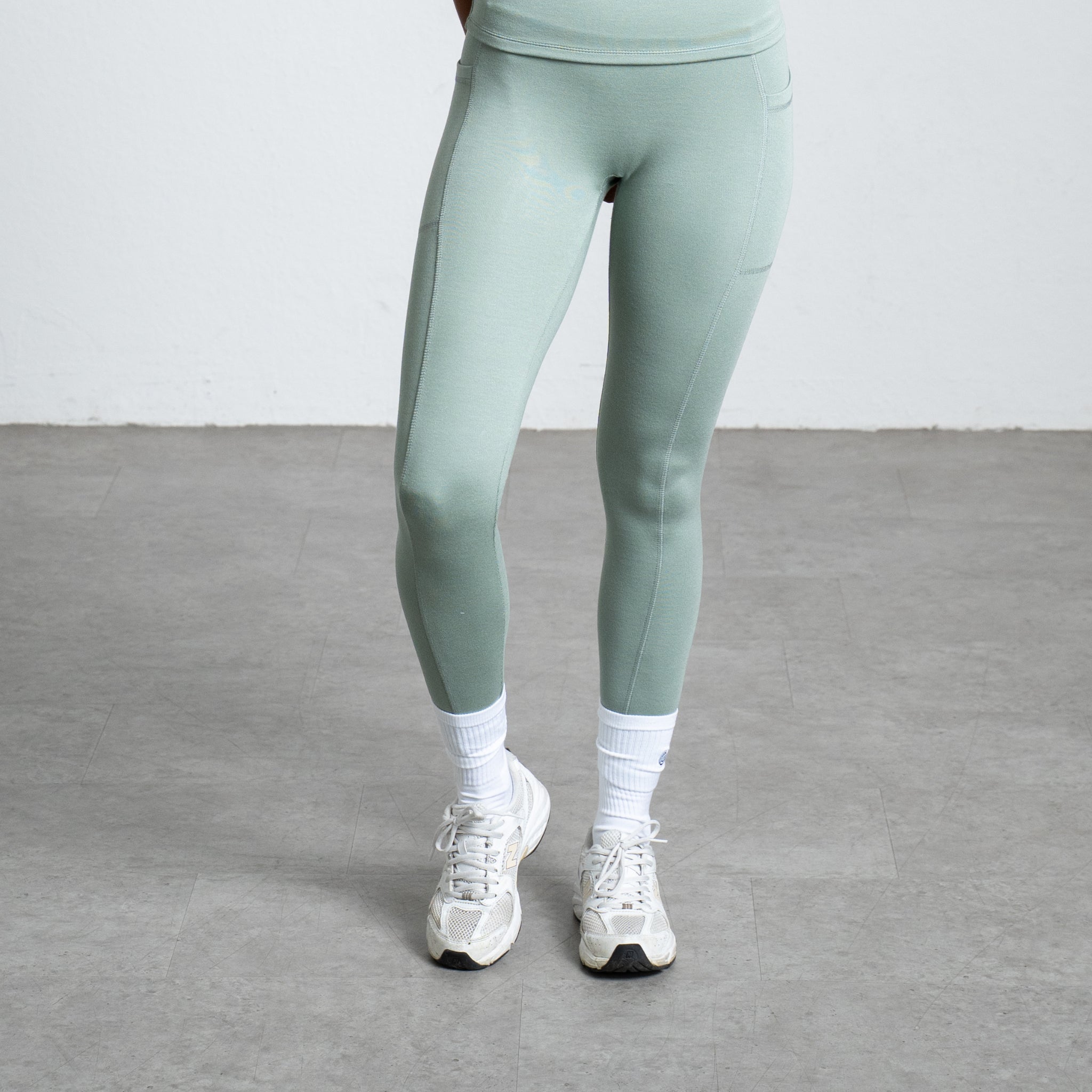aura-leggings-sagegreen-women-tencel-sportswear-vidar-sport