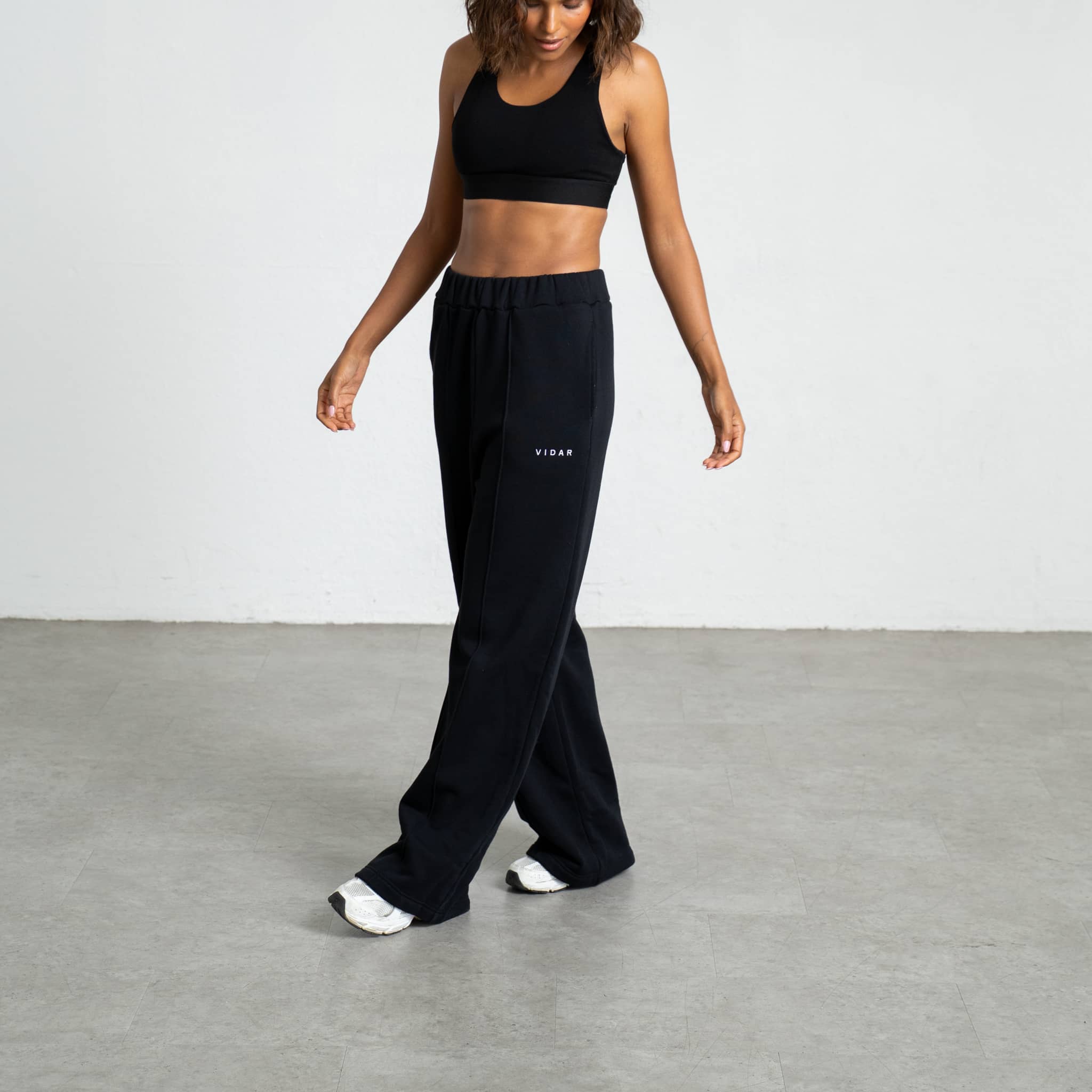OFF COURT I Natural Baggy Sweatpants - schwarz