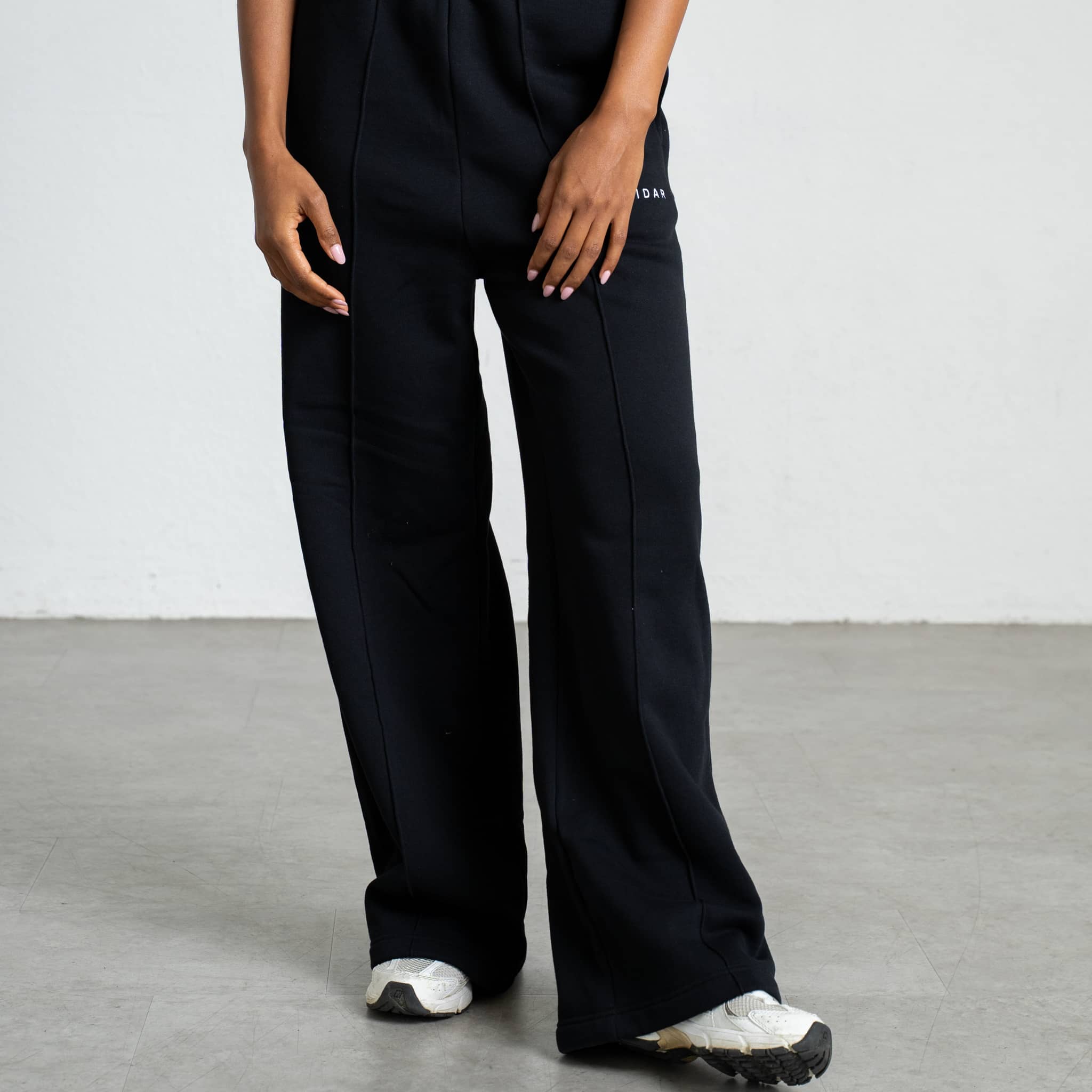OFF COURT I Natural Baggy Sweatpants - schwarz