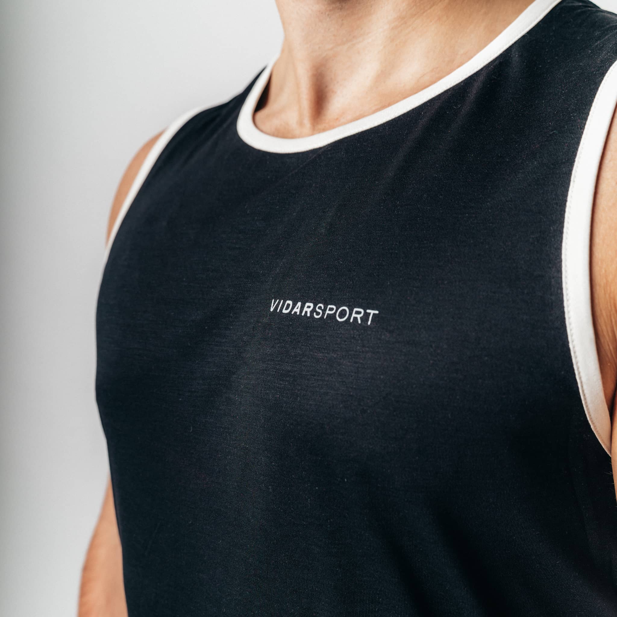 ANSWER | Sleeveless Sport Shirt schwarz