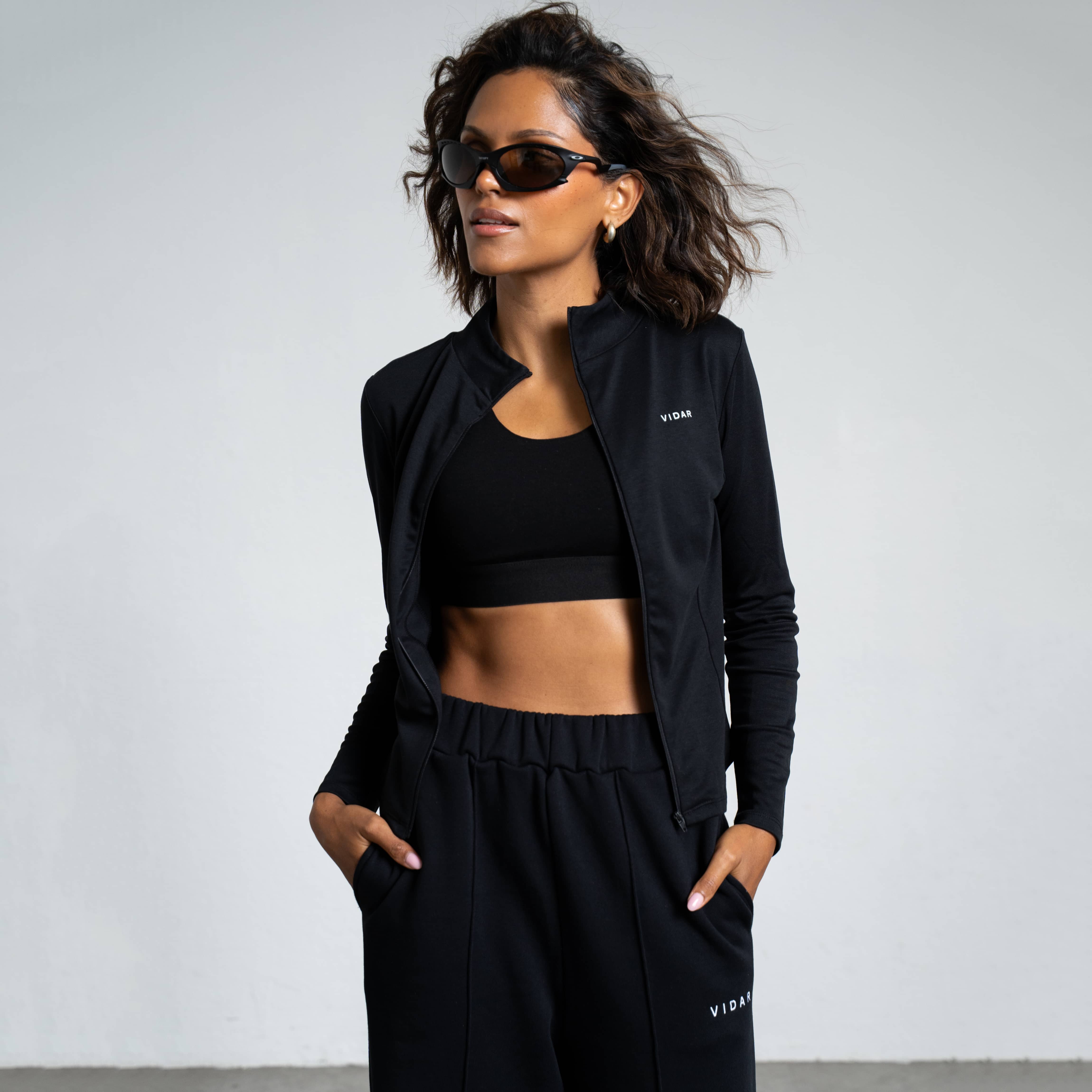 AURA | Natural Full-Zip – schwarz