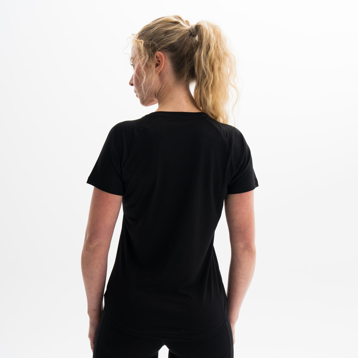 POSEIDA | Women Sport Shirt | Black