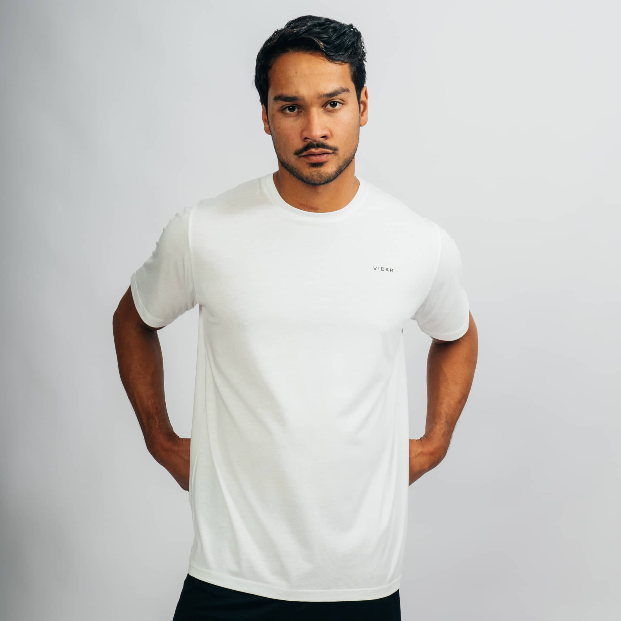 Weißes T-Shirt aus TENCEL Lyocell und Bio-Baumwolle von VIDAR – CLEAN V2, ohne Backprint