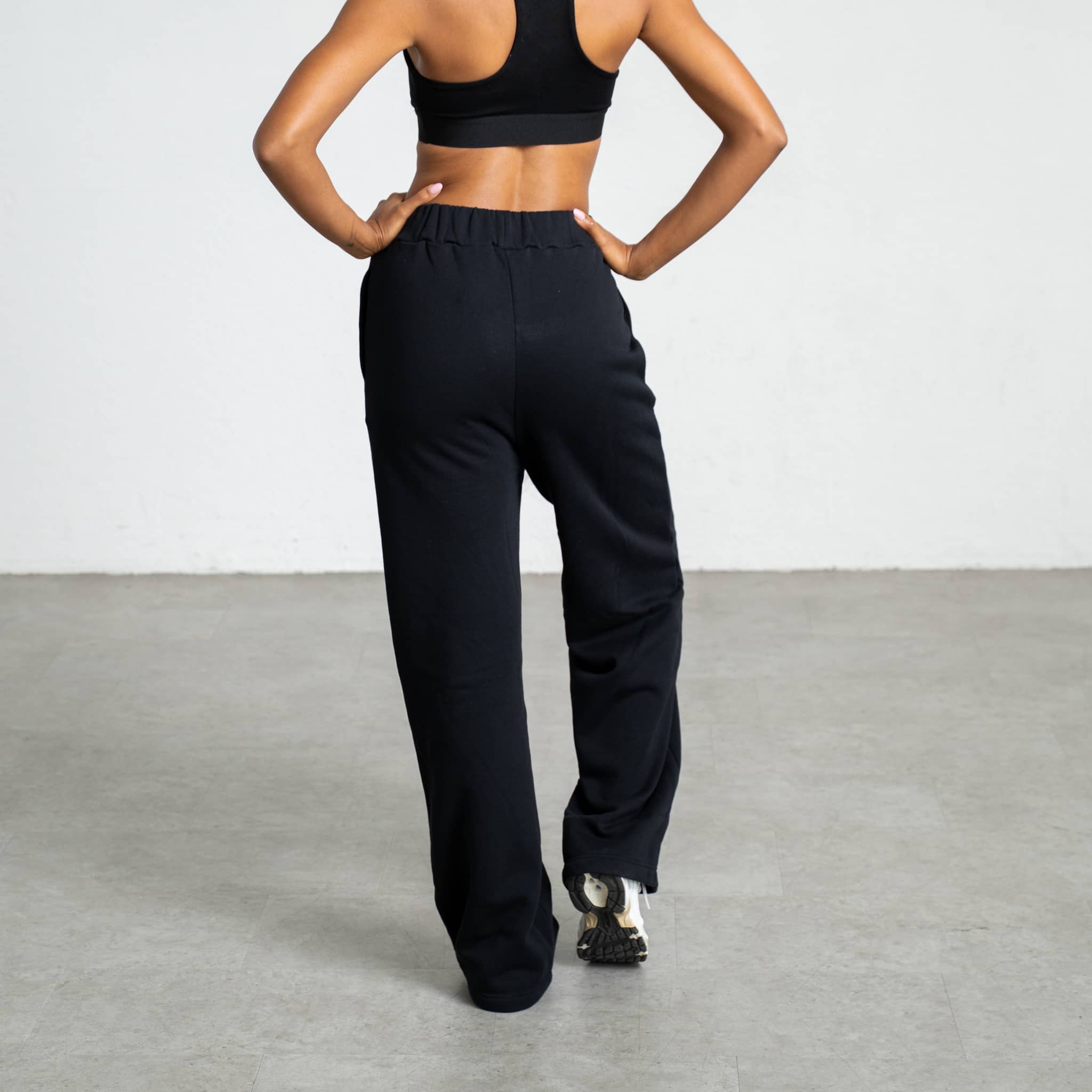 OFF COURT I Natural Baggy Sweatpants - schwarz