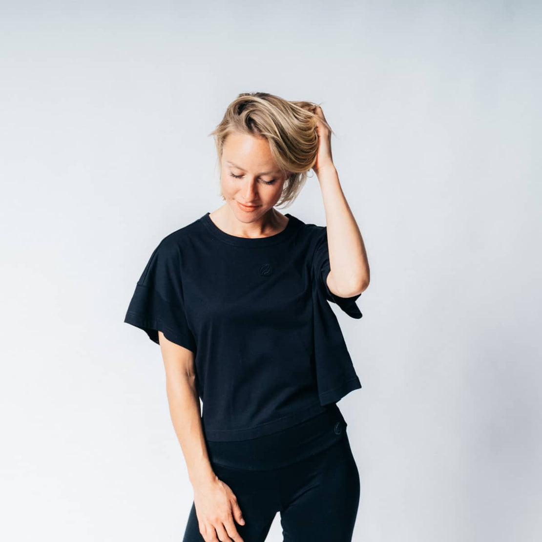 BALANCE I Natural Box Tee black