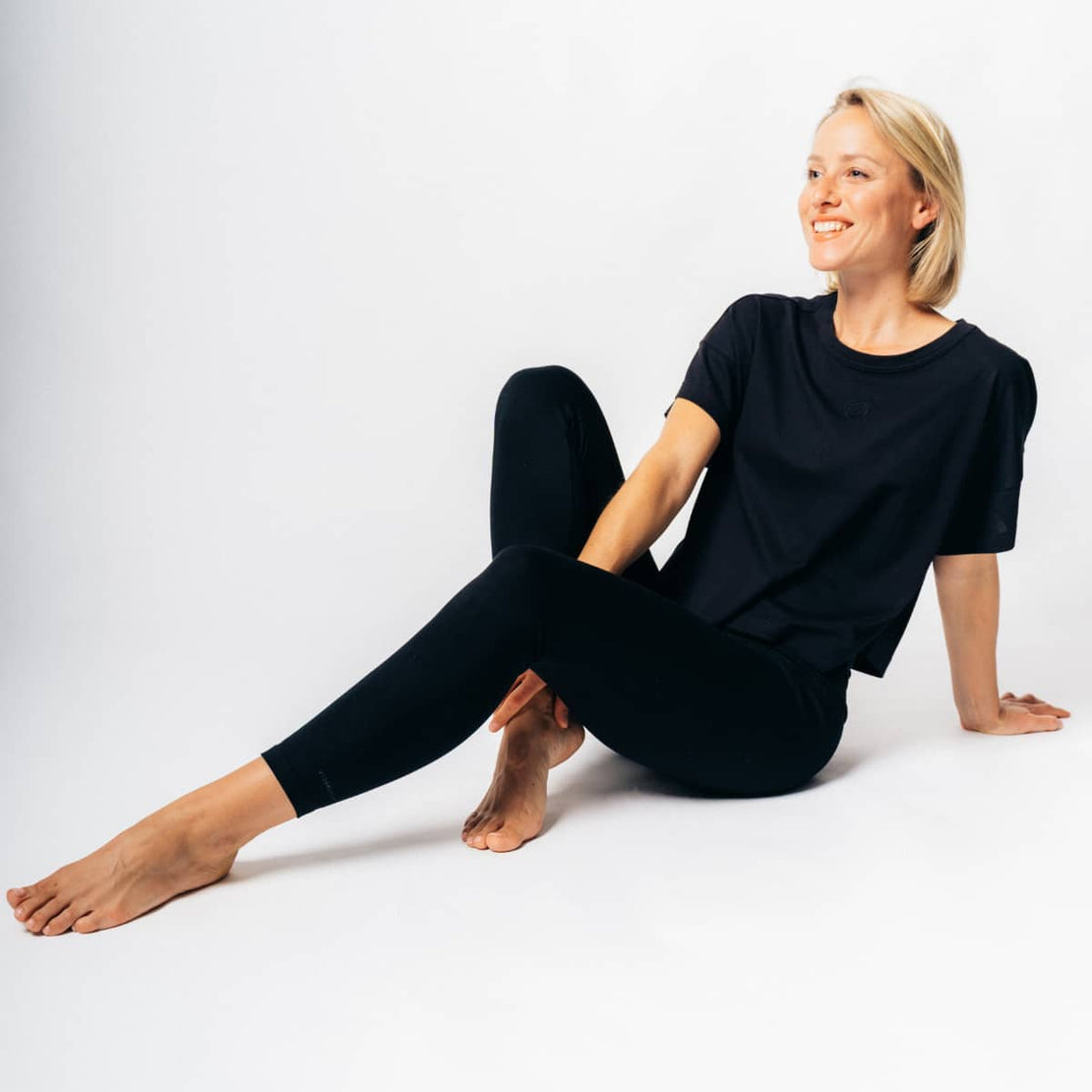 BALANCE I Natural Box Tee black
